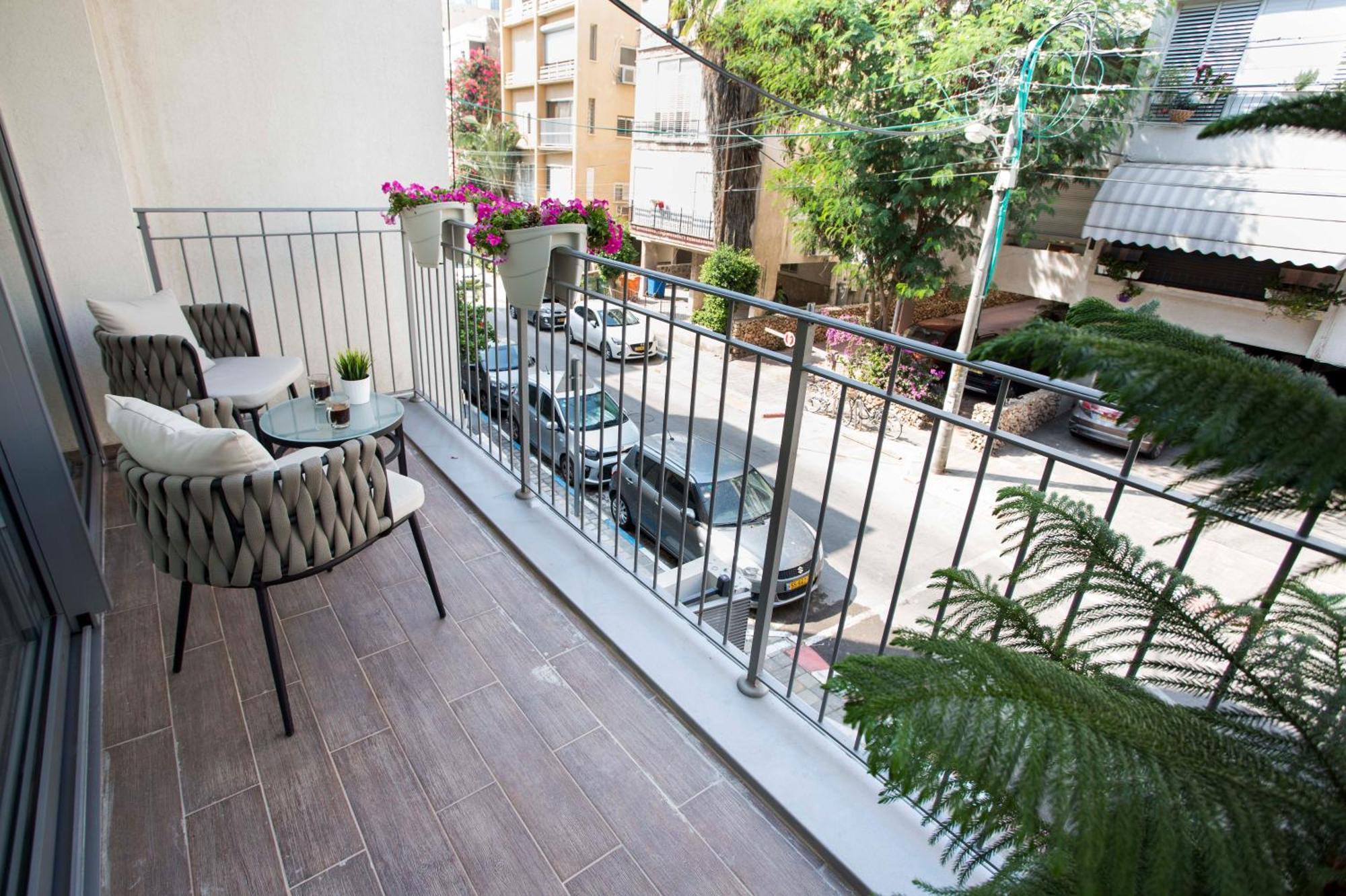 Aparthotel Emilia Tlv